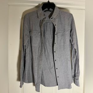 Men’s Woolrich woolen mills Button Up Shirt Light Grey, size Medium
